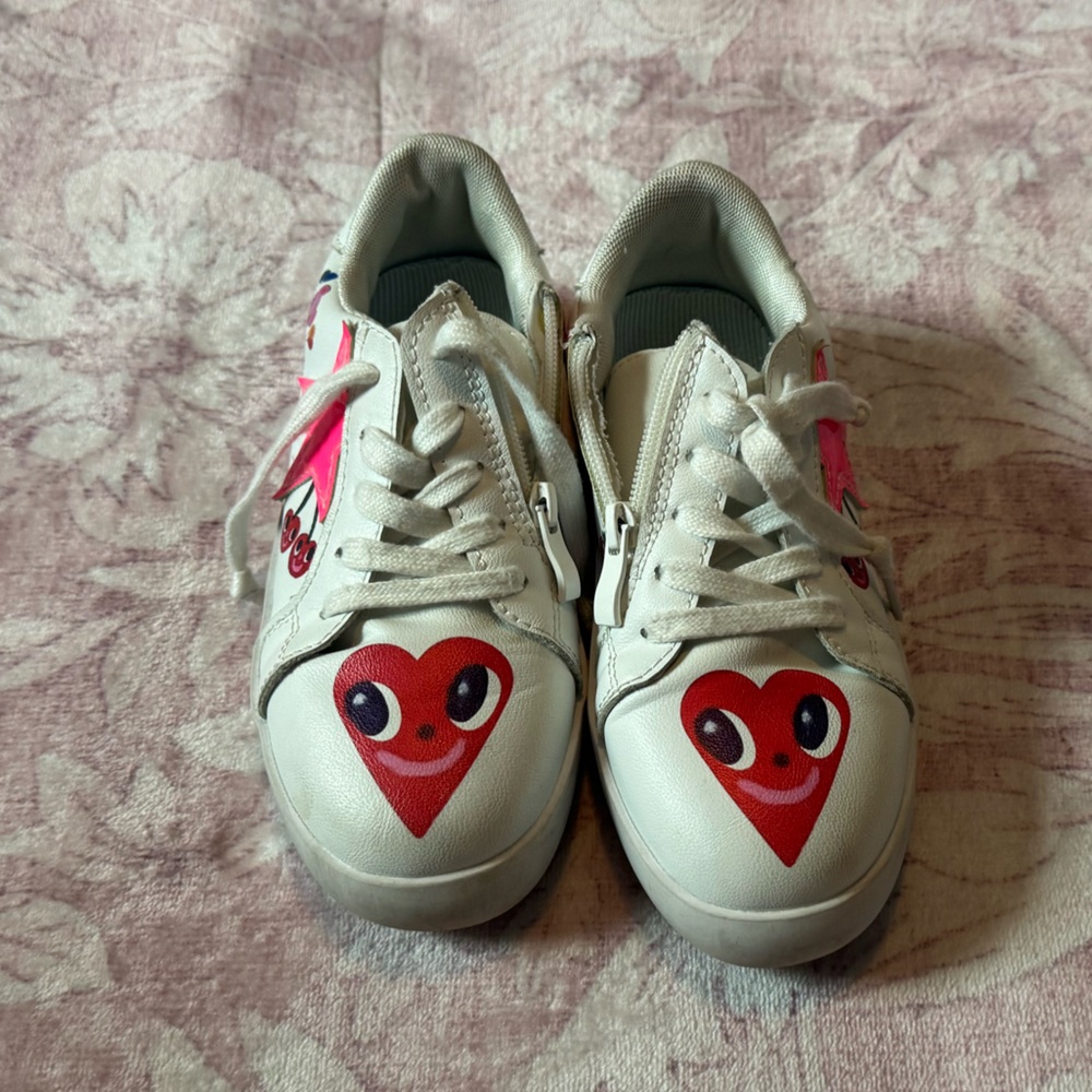 Lola + the boys White Sneakers with Red Heart Design size 34 uk/2.5